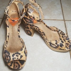 Rocket Dog cheetah print peep toe heels